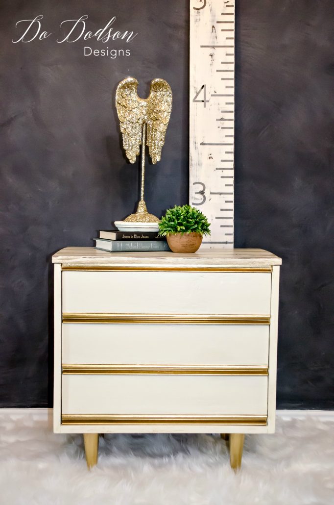 Dixie Nightstand / Painted Furniture Makeover