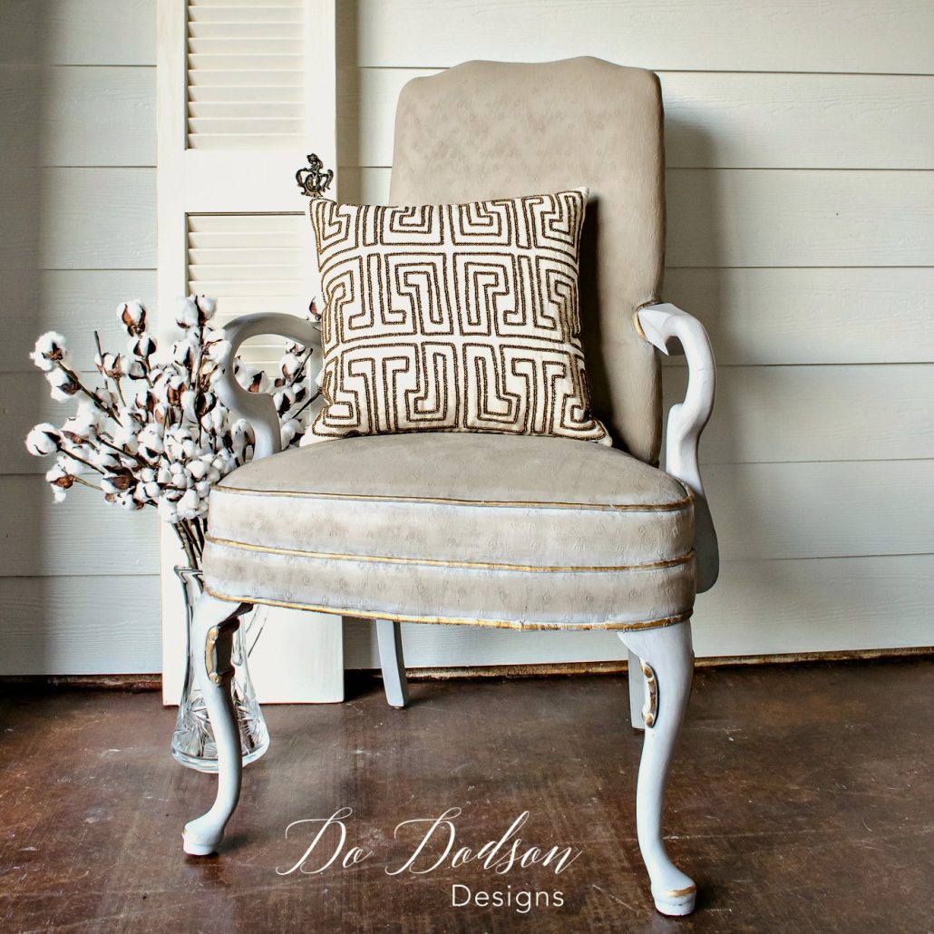 Yes, you can paint fabric on old chairs. #dododsondesigns #paintfabric #paintedfabric #fabricpaint #paintedfurniture