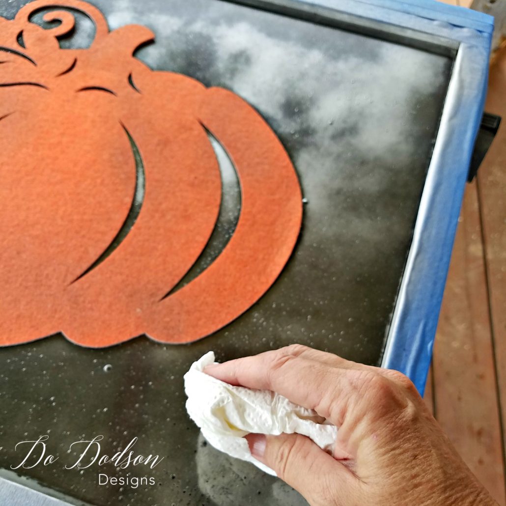 Using this dollar store felt pumpkin place-mat, I was able to create amazing fall decor items for my home. 