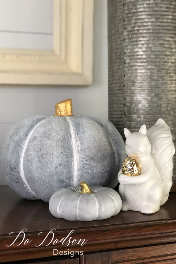 I LOVE the addition of the GOLD on the pumpkin stem. So classy!