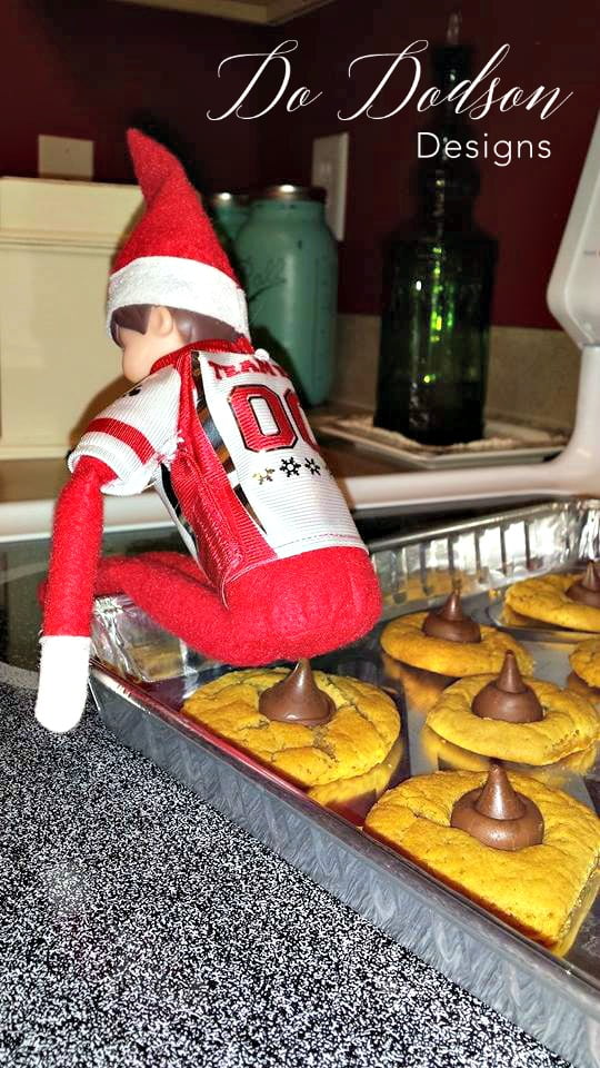 Elf on the shelf mischievous ideas with cookies.