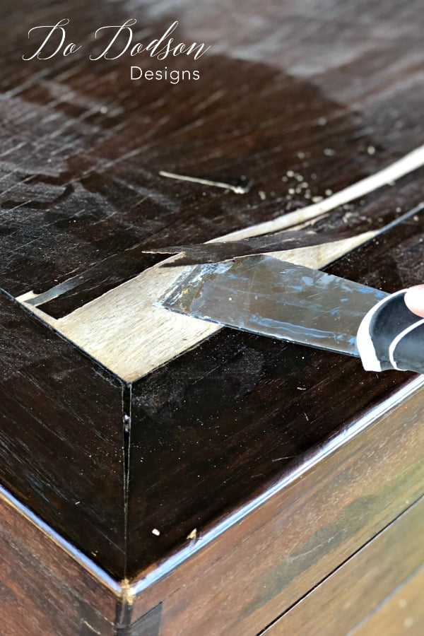 I removed all the veneer to reveal beautiful wood. This will look great with the painted mother of pearl furniture inlay. #furnitureartist #dododsondesigns #paintedfurniture #furnituremakeover #diyproject #diyhomedecor #motherofpearl 