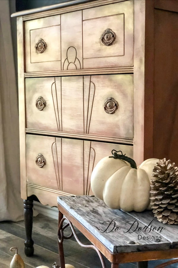 You would have never believed that a thrift furniture find would turn out this lovely with a little elbow grease. Layers of goodness! 