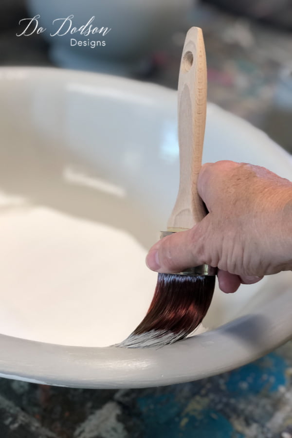 Apply your favorite color of chalk mineral paint to the ceramic vase/bowl after using the bonding primer.