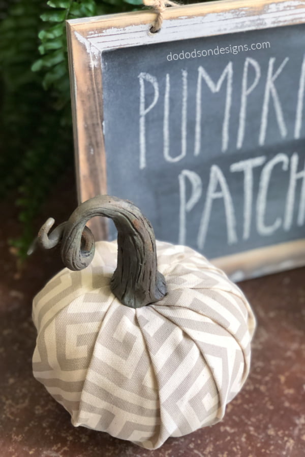 Quick & easy DIY pumpkin stems that will fool everyone. 