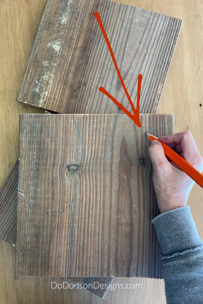 I fancy the old primitive cutting boards, so I outlined handles on two of my  boards. Not that I would ever use these for cutting boards, but they are perfect for home decor displays and a possible mini charcuterie board. How fun would that be? Here's how I made mine! 