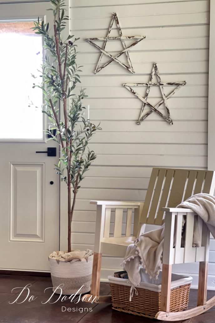 How To Make Rustic DIY Wooden Stars - Farmhouse Christmas Craft 